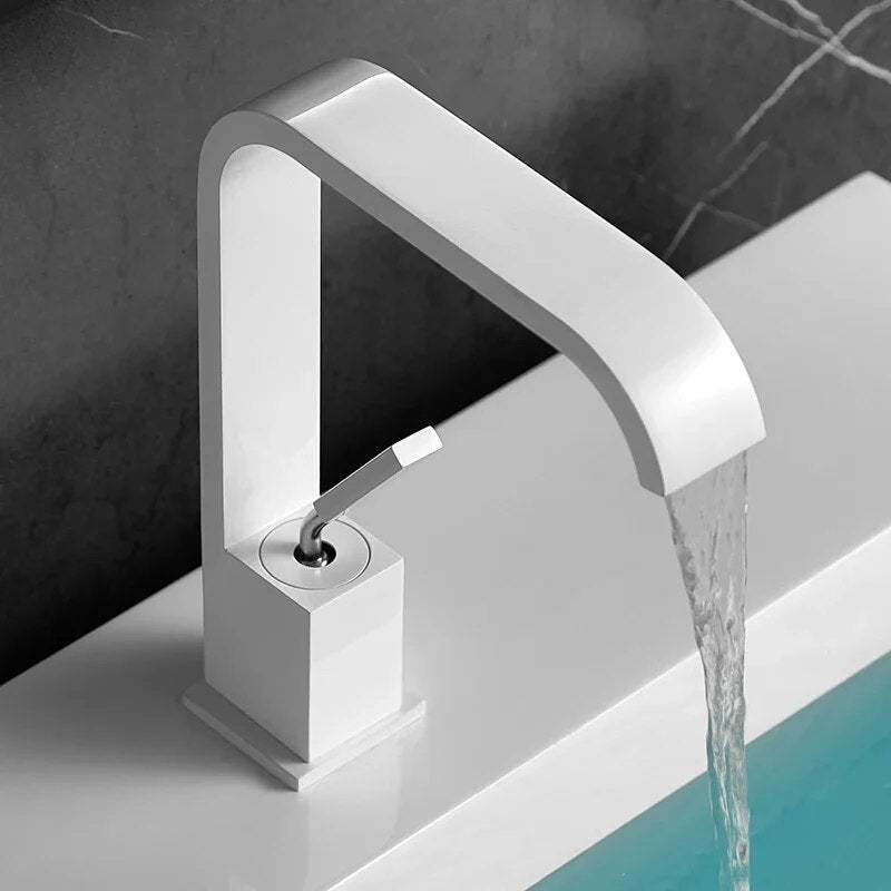 Graham - Grifo de baño curvo moderno