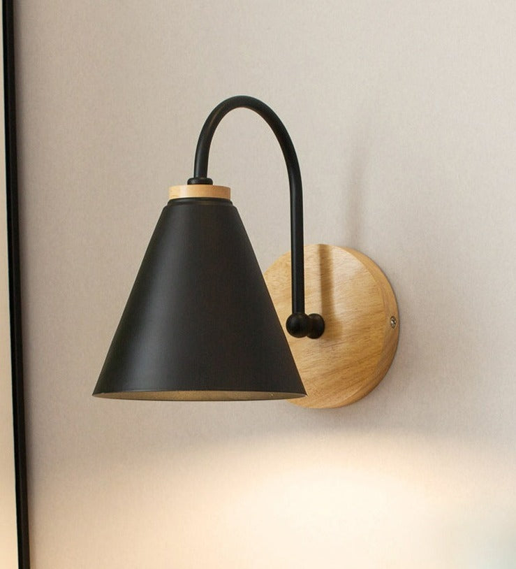 Iván - Aplique de pared moderno de madera