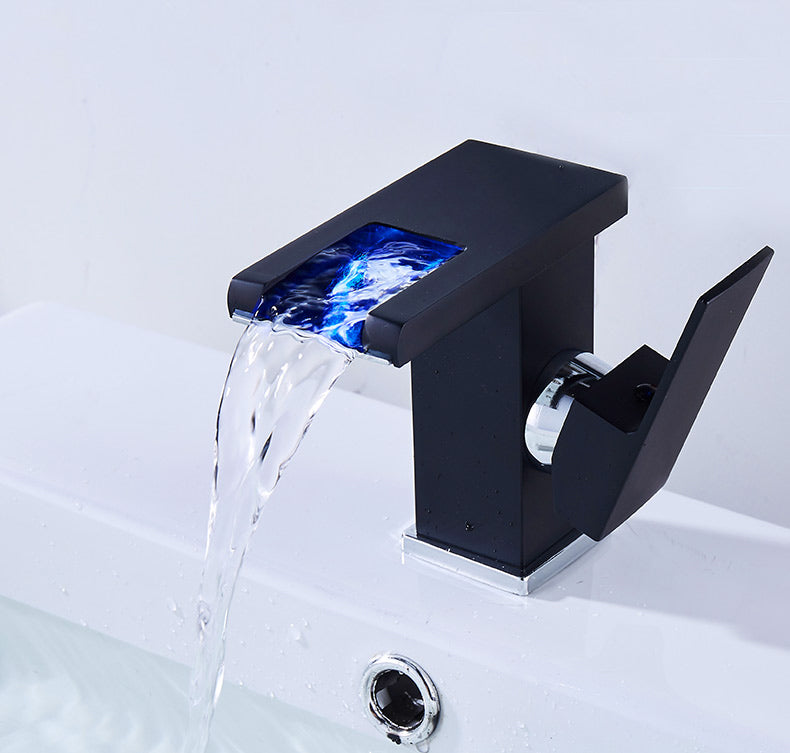 Robinet de salle de bain original à LED changeant de couleur