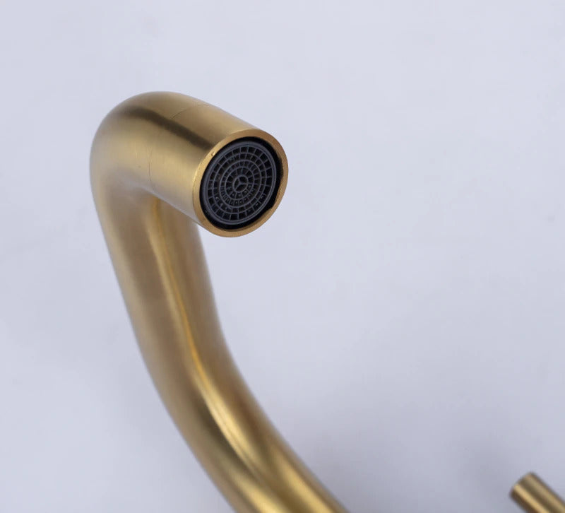 Classic Brass Single Handle Faucet with honeycomb spout