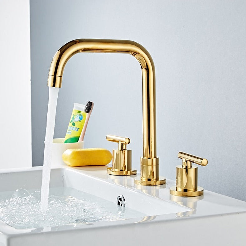 Grifo de baño clásico de tres orificios