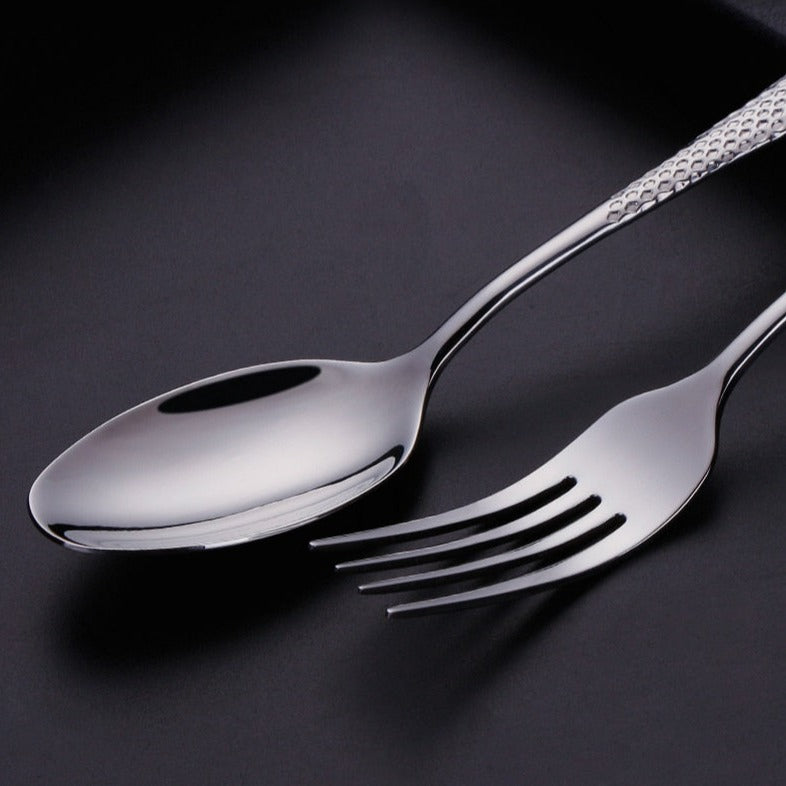 Juego de cubiertos con mango texturizado moderno