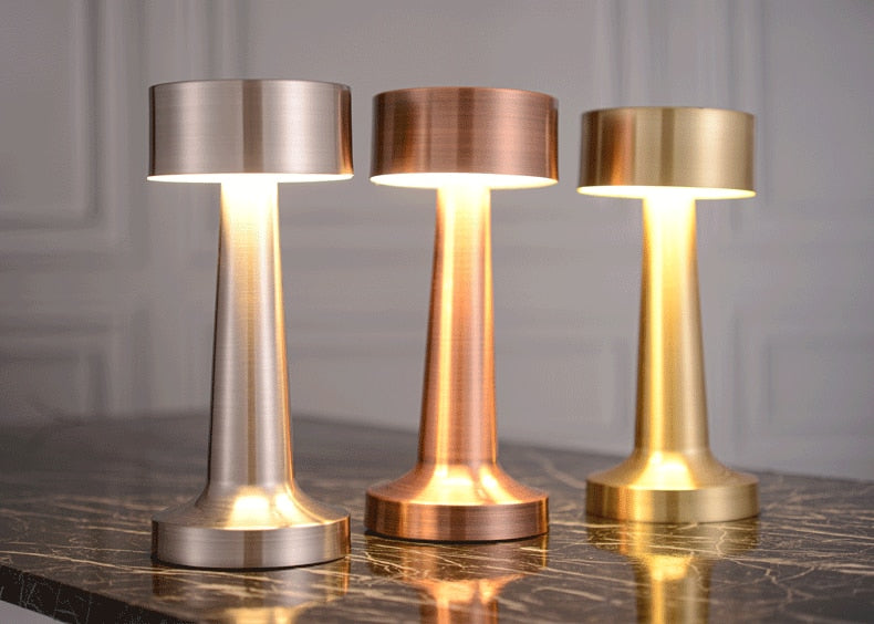 Lámpara de mesa LED moderna
