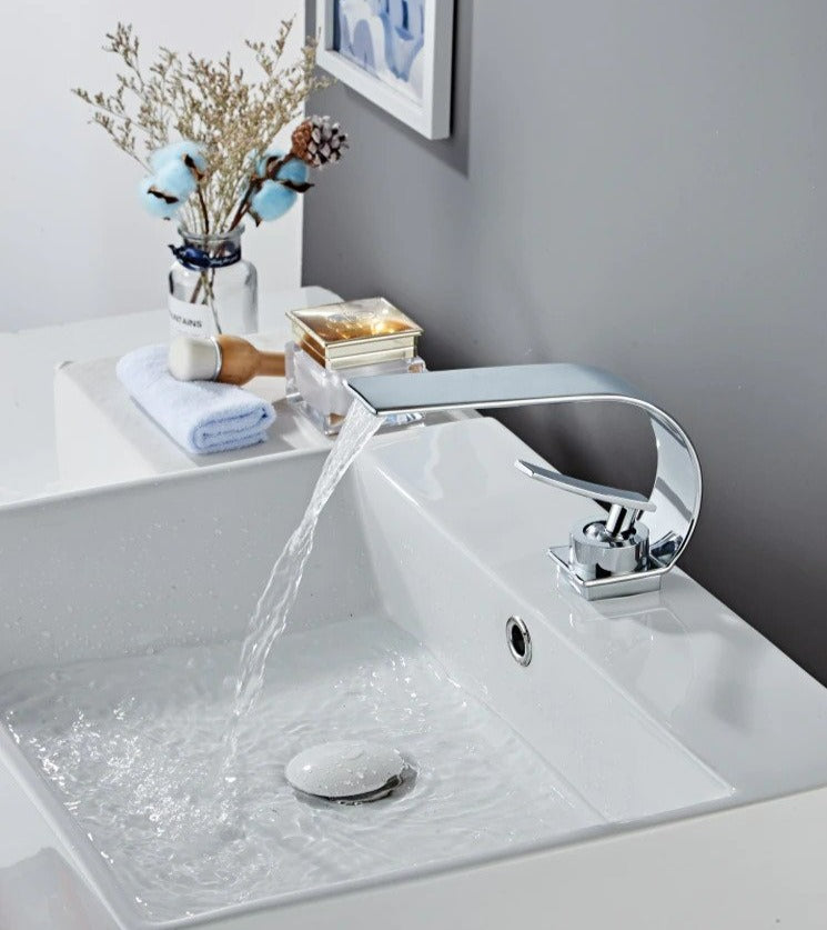 Chrome single handle modern bathroom faucet