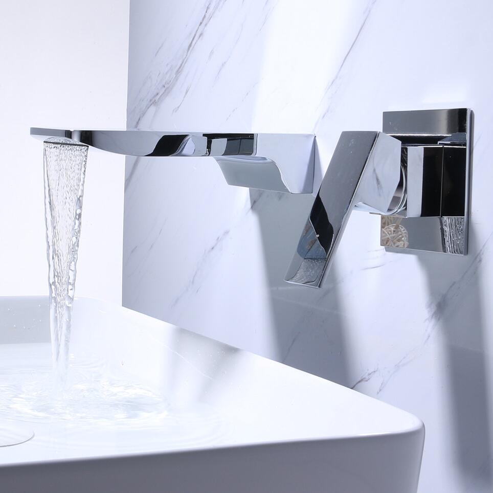 Modern Wall Mounted Faucet in Chrome