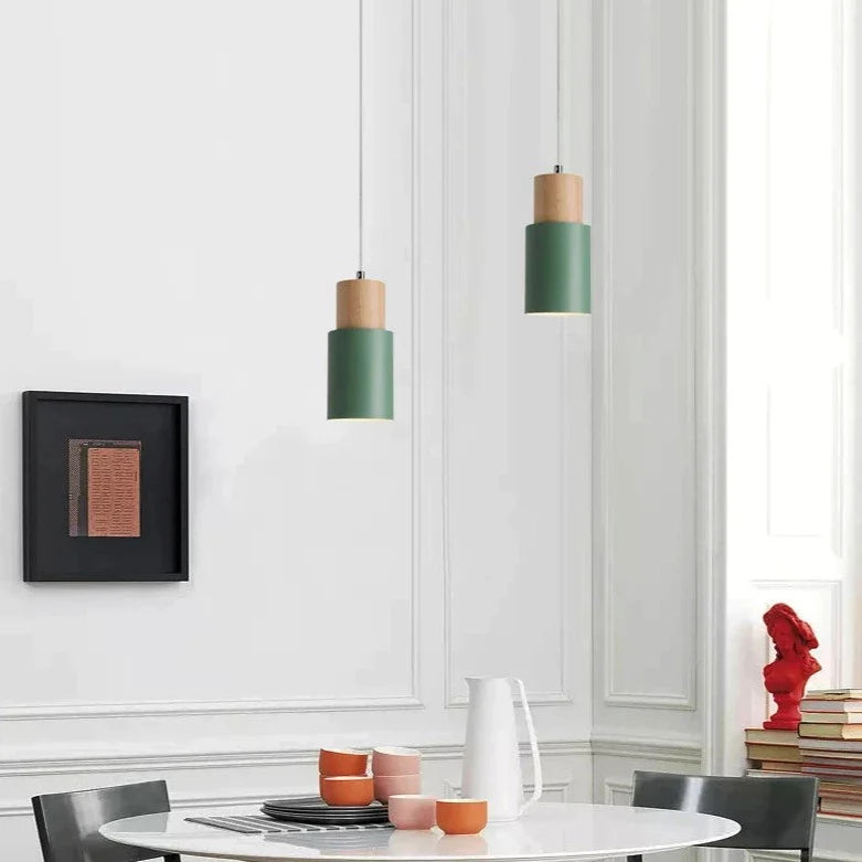 Lámpara colgante nórdica colorida con base de madera