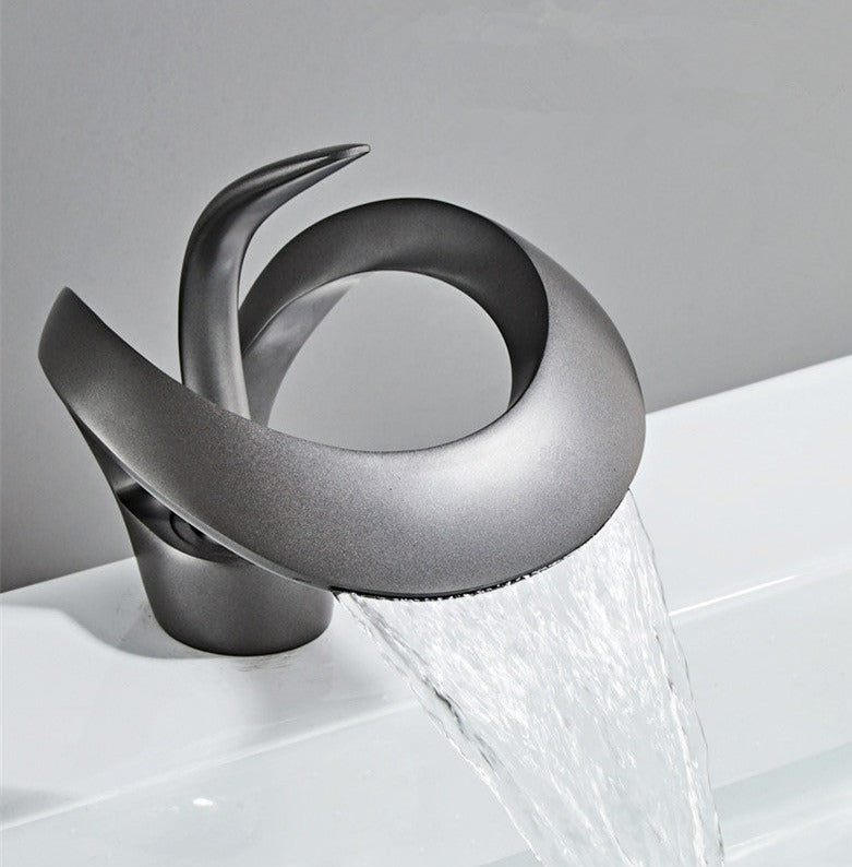 Raven - Modern Curved Bathroom Faucet