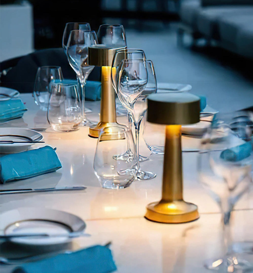 Lámpara de mesa LED moderna