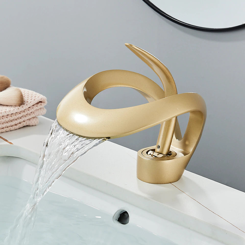 Raven - Modern Curved Bathroom Faucet