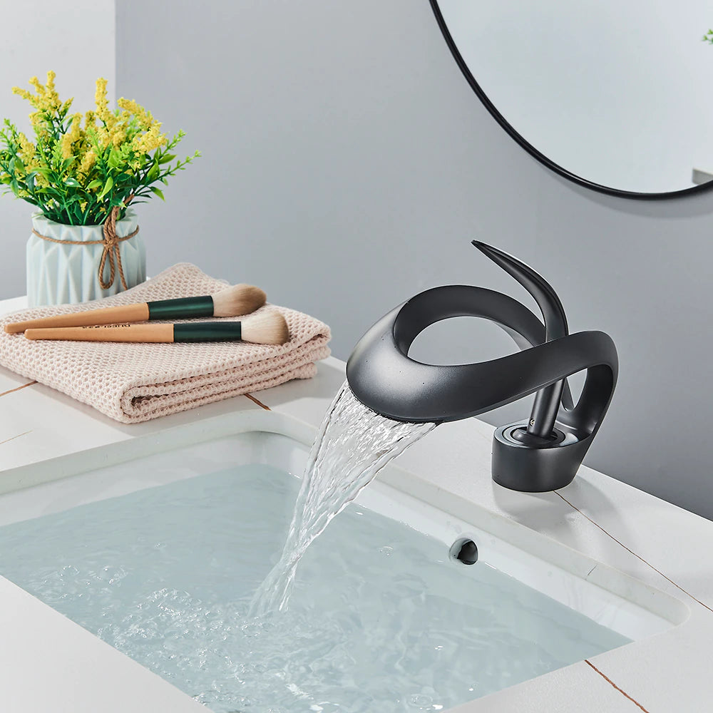 Raven - Modern Curved Bathroom Faucet