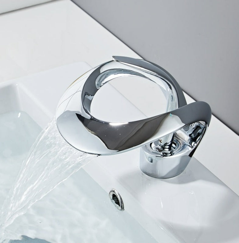 Raven - Modern Curved Bathroom Faucet