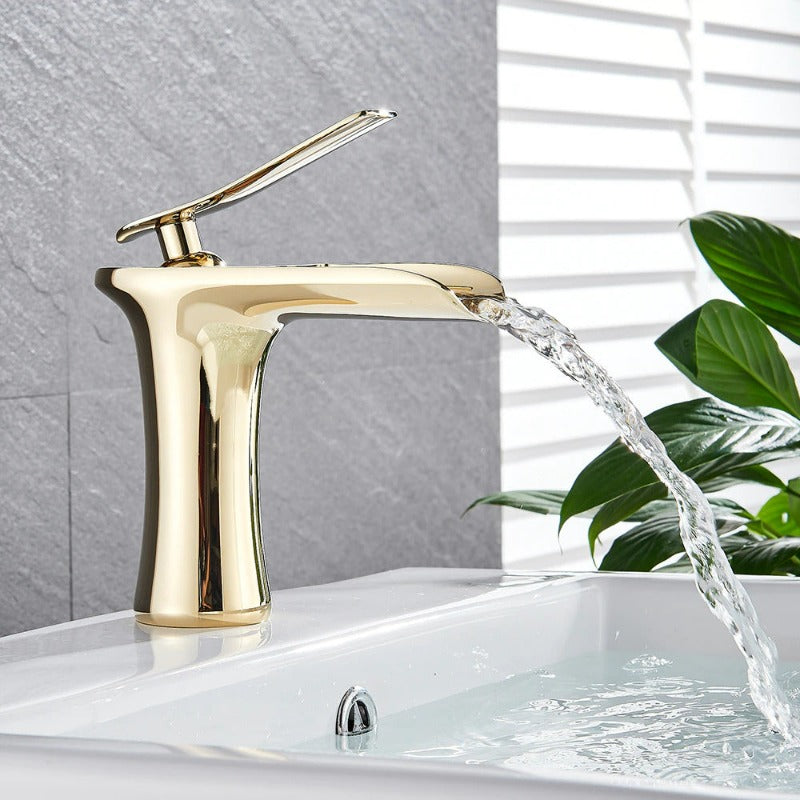 Reflective gold finish bathroom faucet