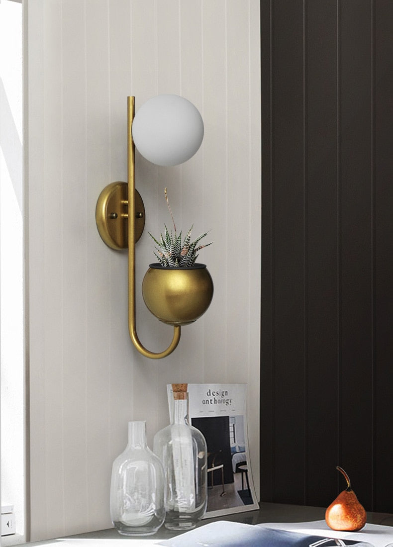 Applique murale moderne avec jardinière