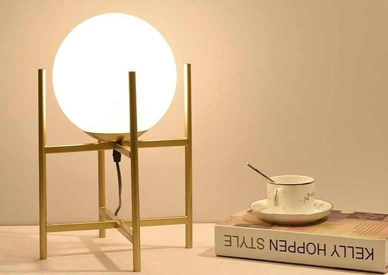 Lámparas de mesa con forma de globo de vidrio esmerilado