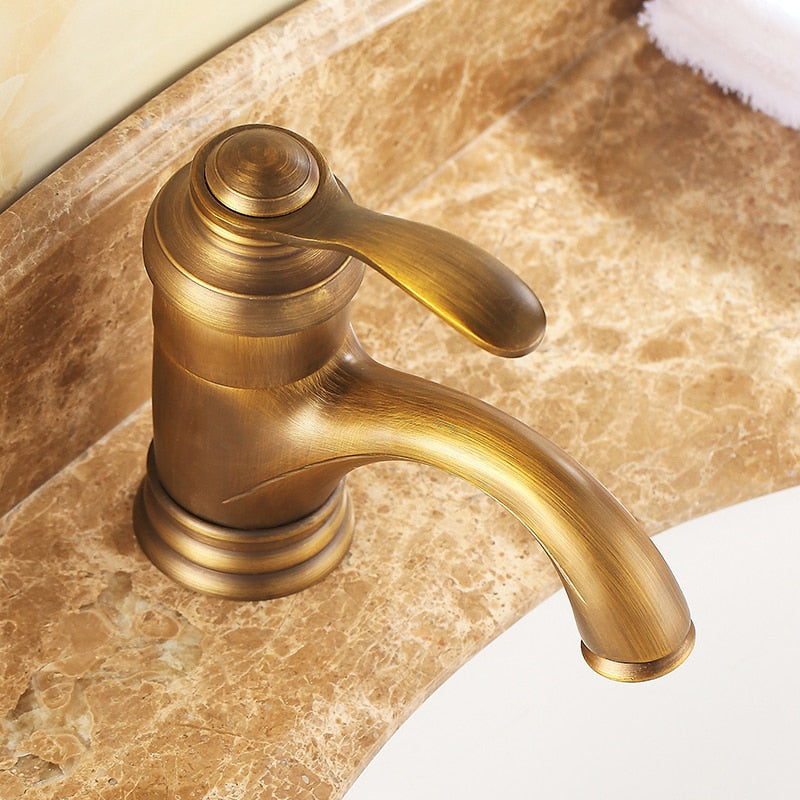 Grifo de baño de latón rústico