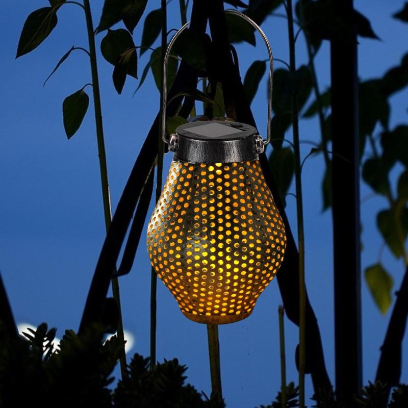 Linterna solar retro que proyecta sombras