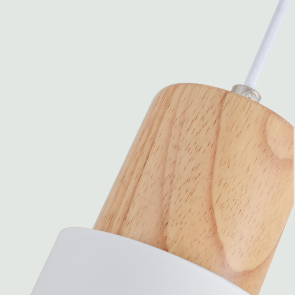 Lámpara colgante nórdica colorida con base de madera