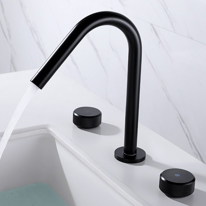 Black bathroom faucet