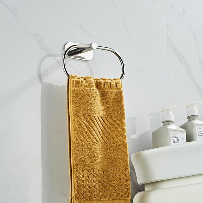 Juego de herrajes para baño moderno