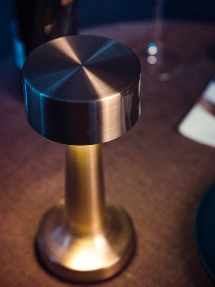 Lámpara de mesa LED moderna