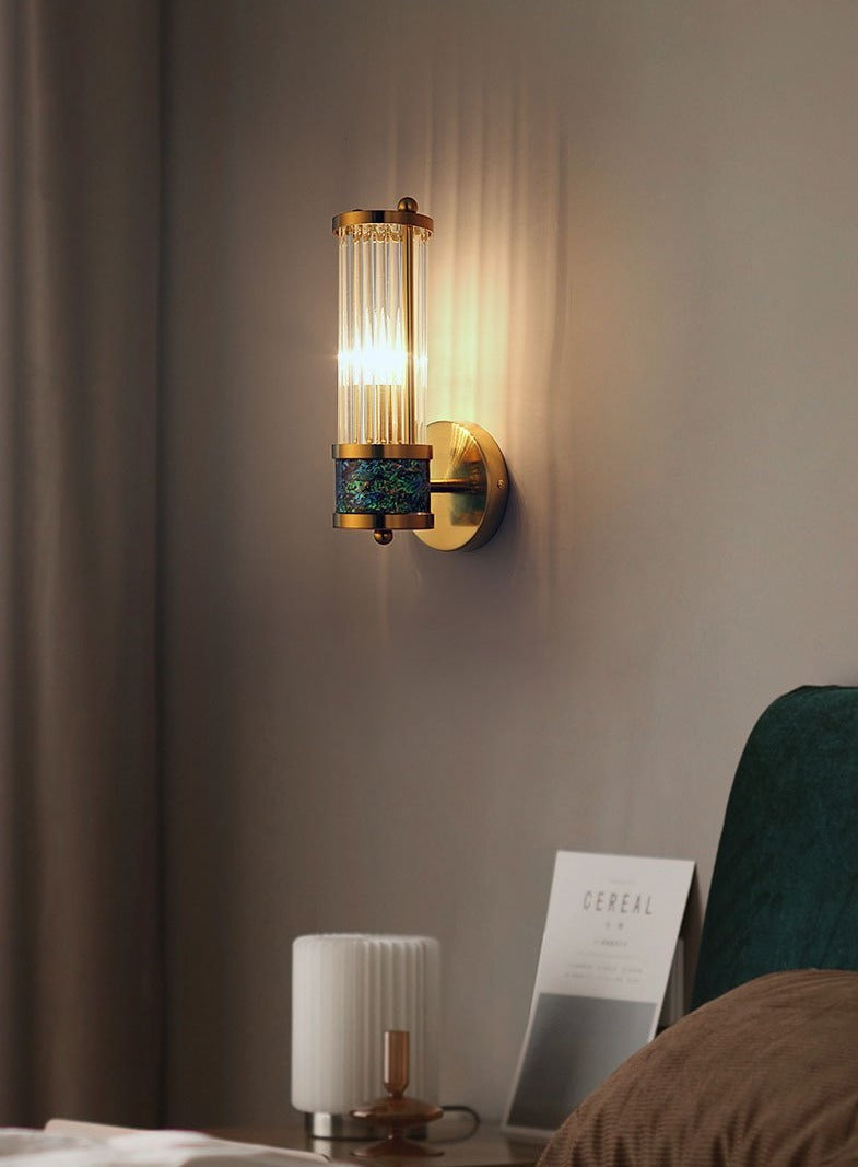 Single bulb polished brass classic wall sconce
