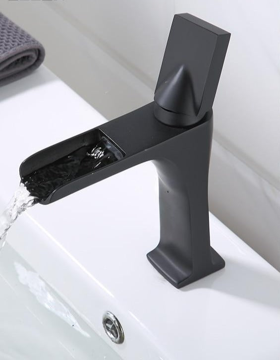 Fallon - Grifo de cascada moderno