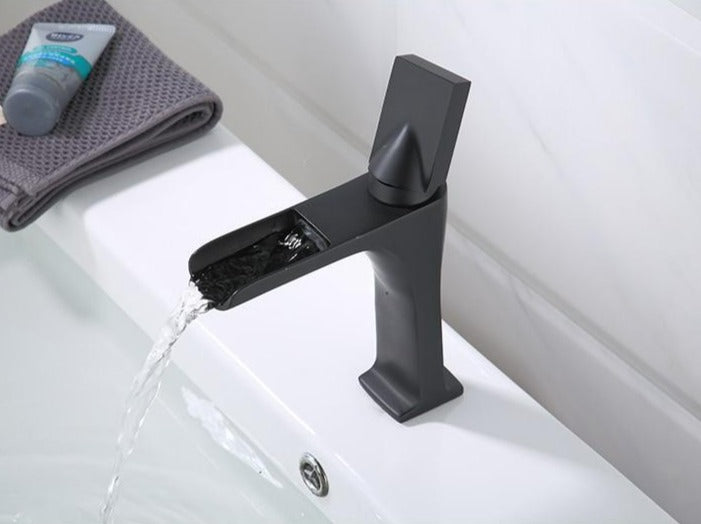 Fallon - Grifo de cascada moderno