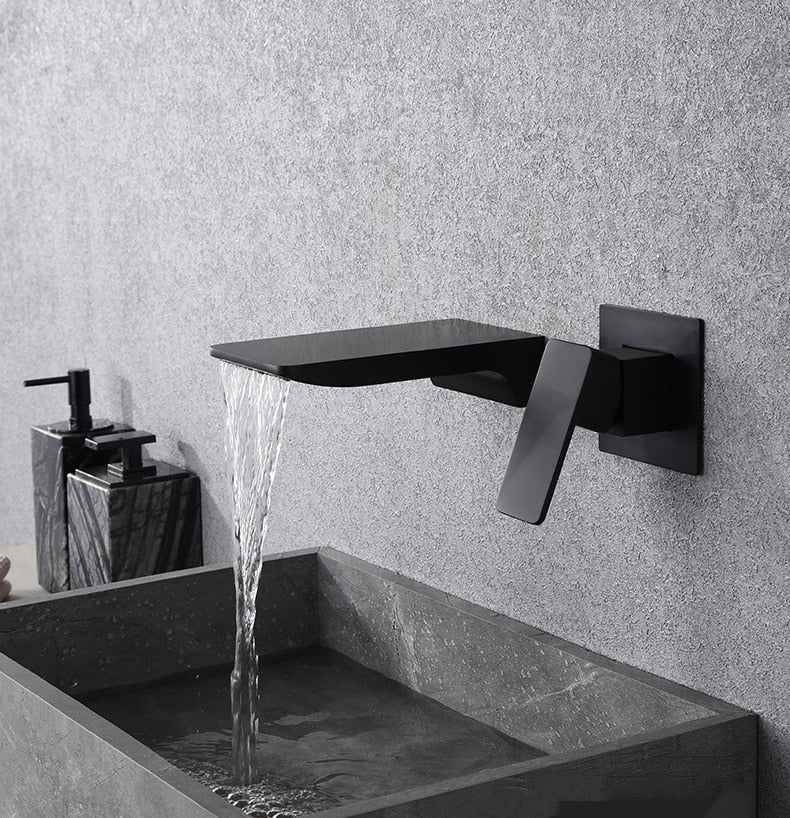 Robinet mural moderne
