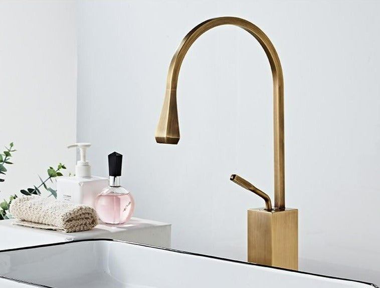 Priscilla - Grifo de baño moderno