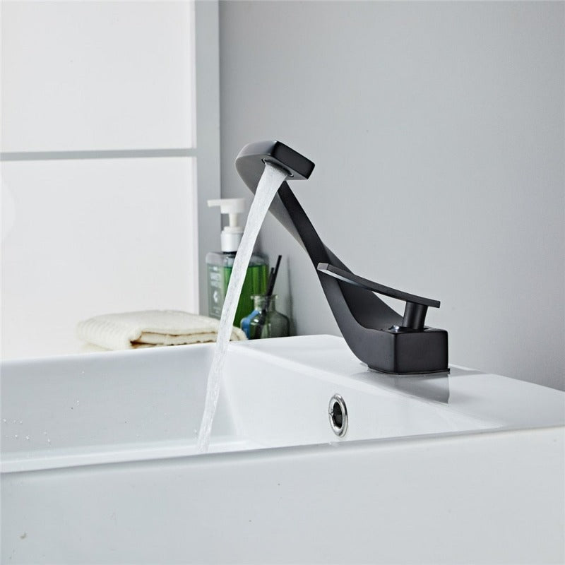 Vern - Grifo curvo para baño