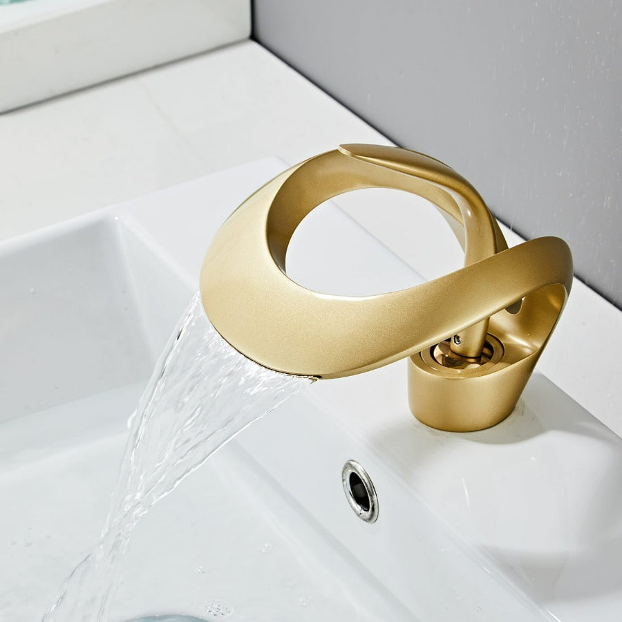 Raven - Modern Curved Bathroom Faucet