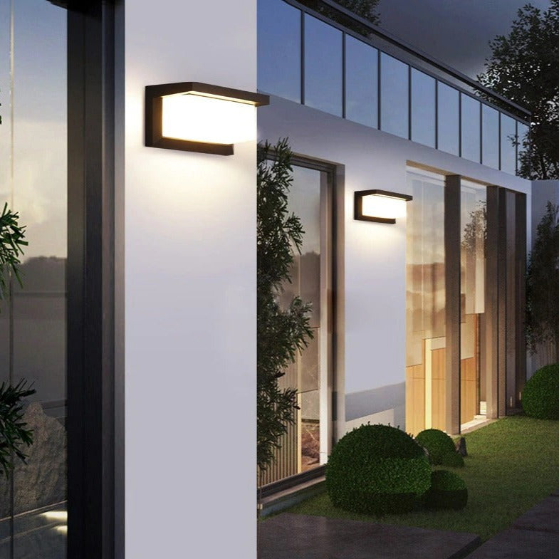 Modern Horizontal LED Outdoor Wall Lighting – Hadley
