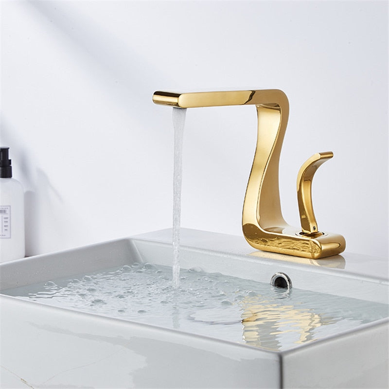 single handle curved master bath basin faucet