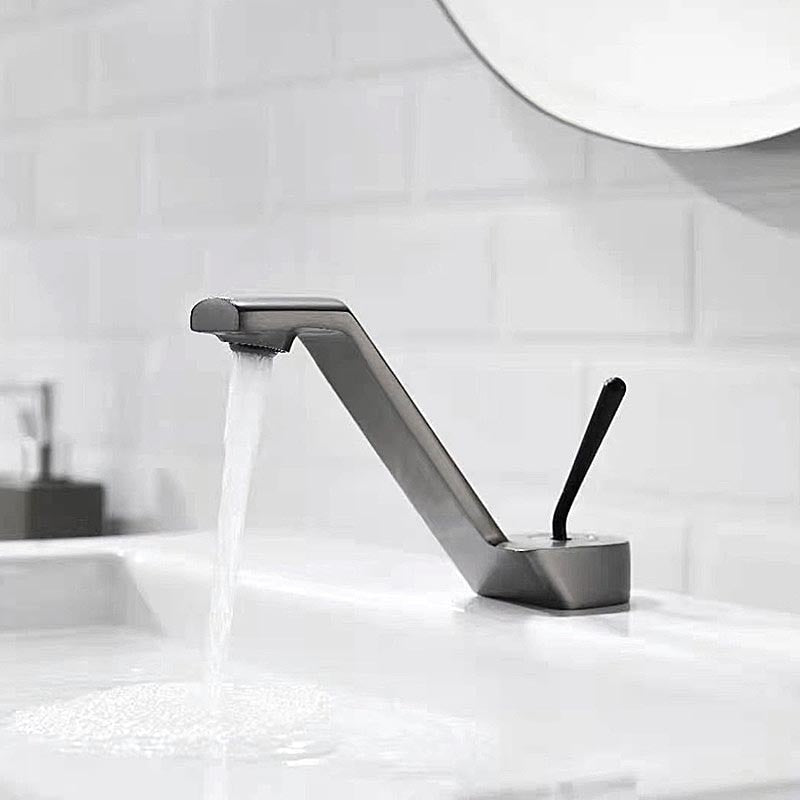 Rei - Modern Bathroom Faucet